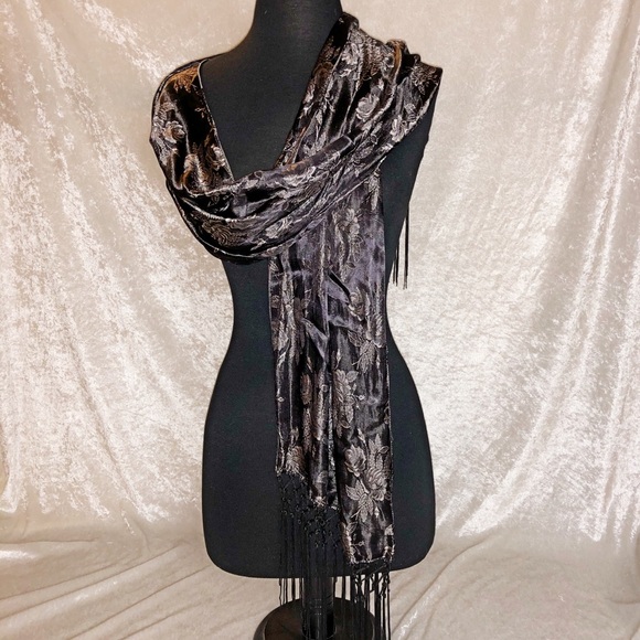 Reversible wrap/scarf - Picture 1 of 6